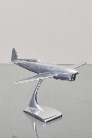 Maquette de l’avion Renault Caudron 460 piloté par Hélène Boucher…