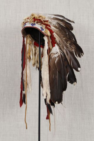 Tribu du peuple Sioux Coiffe amérindienne dite...