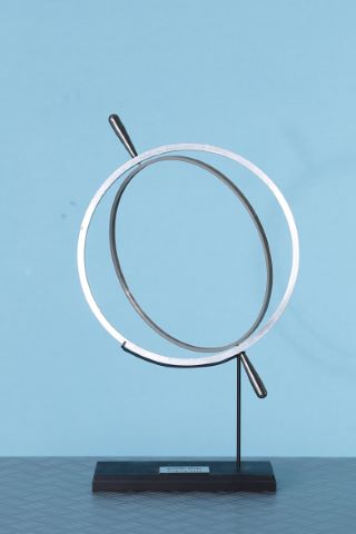 Outil de fixation de manche de scaphandre