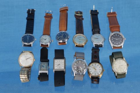 12 montres bracelet d’homme