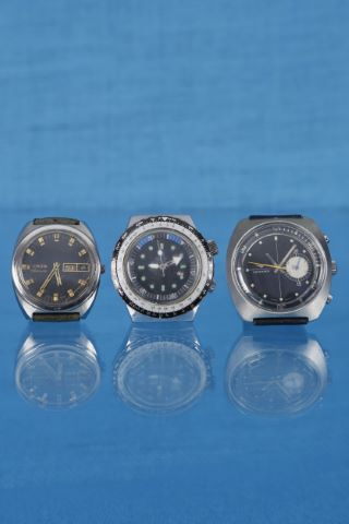 3 montres bracelet de plongée