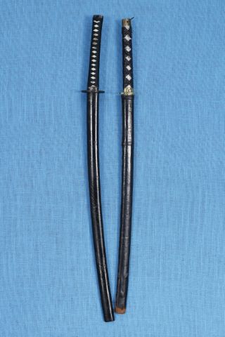 2 katanas