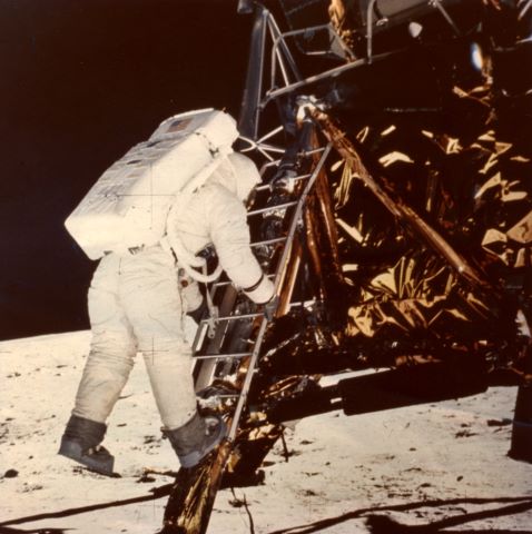 NASA - Neil Armstrong Plan rapproché de Buzz...