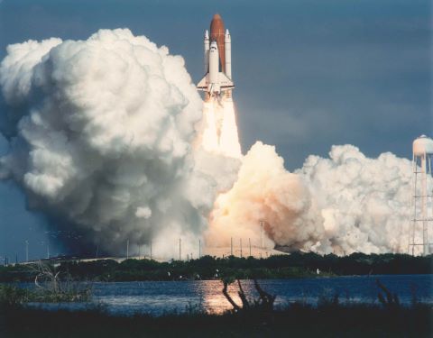 Décollage de la navette Columbia pour la mission STS-58