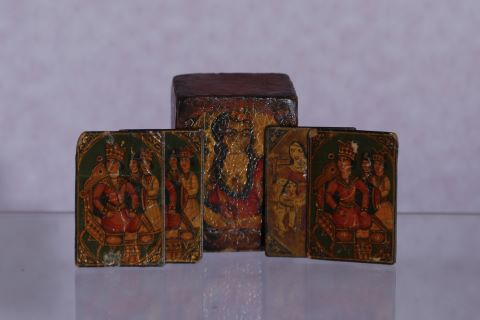12 cartes à jouer dans un étui