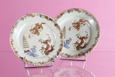 Paire d'assiettes