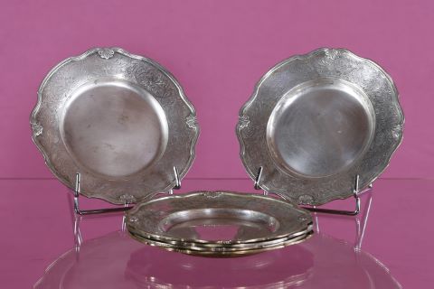 Six petites assiettes