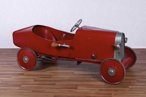 Voiture à pédales de type Bugatti