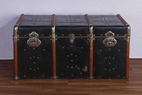 Ancienne malle de voyage noire