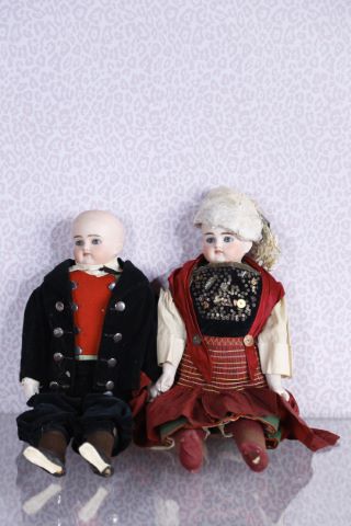 Couple de poupées allemandes