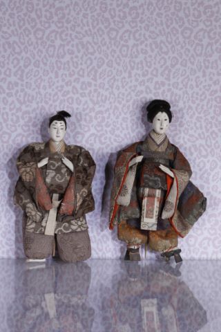 Paire de poupées asiatiques