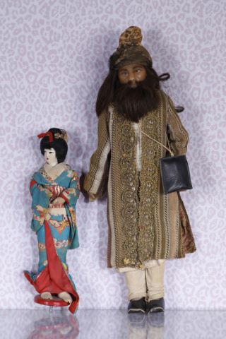 Poupée asiatique souvenir