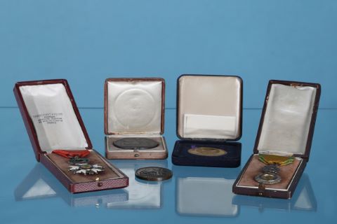 France - Ordre de la Légion d'honneur, institué...