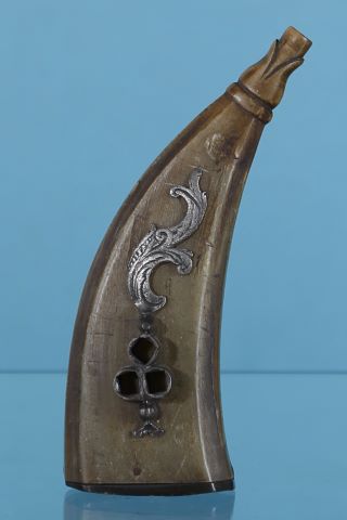 Poire à poudre clé à rouet