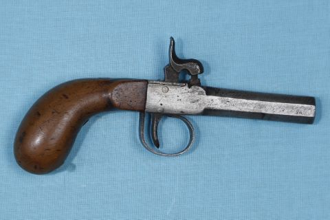 Pistolet de gousset à percussion