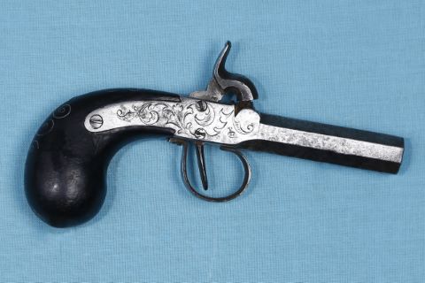 Pistolet de gousset à percussion