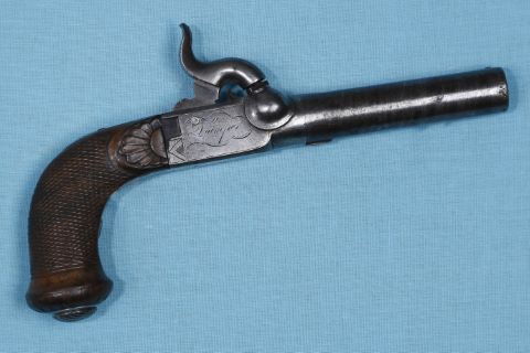 Pistolet de gousset à percussion, signé 