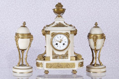 Garniture de cheminée