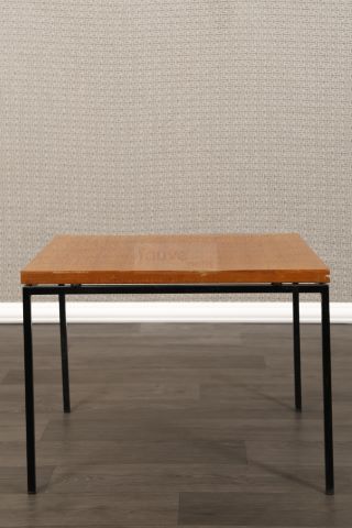 Table basse carrée