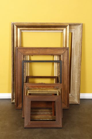 Ensemble de 14 cadres divers en bois