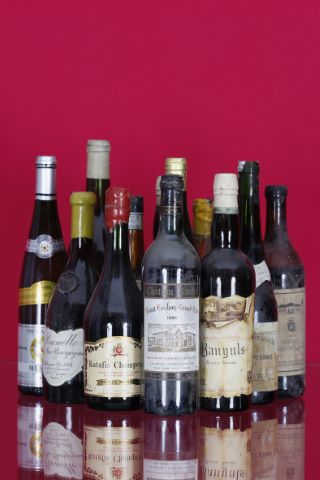 Ensemble de 27 bouteilles