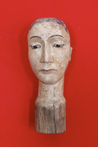 Tête de saint ou de sainte