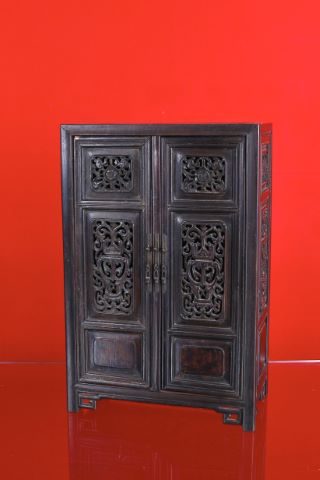 Chine Commode miniature