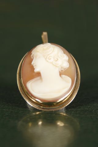 Broche pendentif