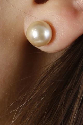 Paire de clous d'oreille