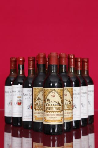 Ensemble de 13 bouteilles