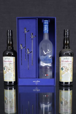 1 coffret contenant 1 bouteille de 70 cl