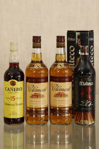 Rhum Ensemble de 4 bouteilles