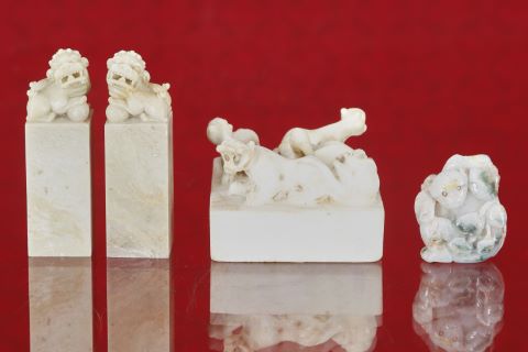 1 sceau et 3 sculptures