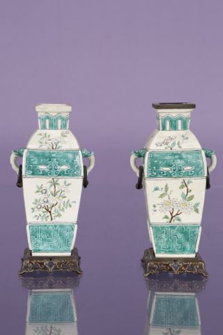 Paire de vases balustre