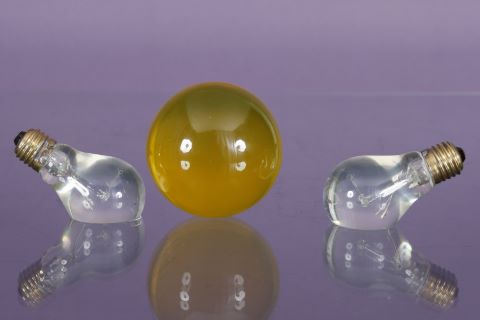 2 presse-papiers ampoule + 1 boule
