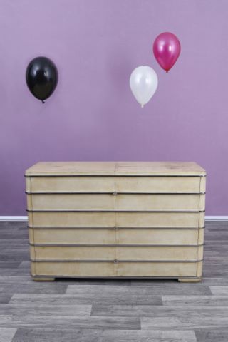 Commode moderniste