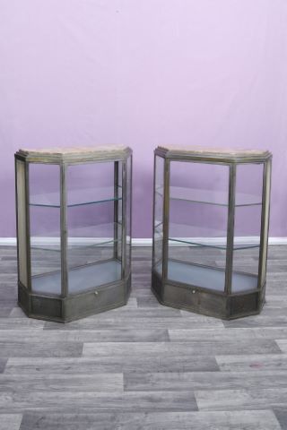 Paire de vitrines d’exposition