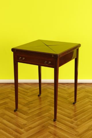 Petite table à jeu portefeuille
