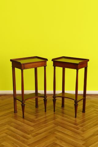Paire de tables de chevet