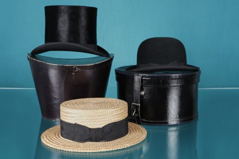 3 chapeaux (melon, haut-de-forme et canotier)