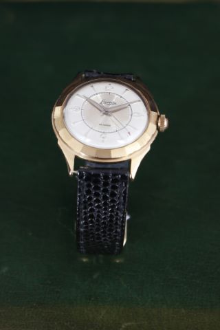 Lacorda Montre de poignet