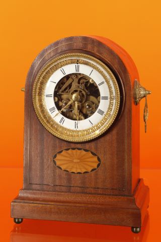 Pendule borne squelette