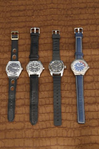 Ensemble de 4 montres-bracelet sport
