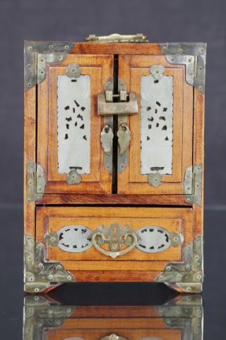 Coffret ou petit cabinet