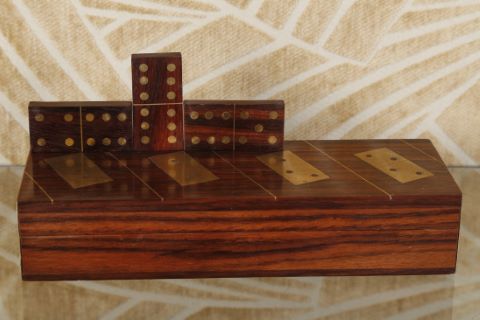 Coffret de dominos