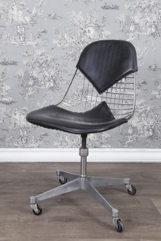 Dans le goût de Charles et Ray Eames Chaise...
