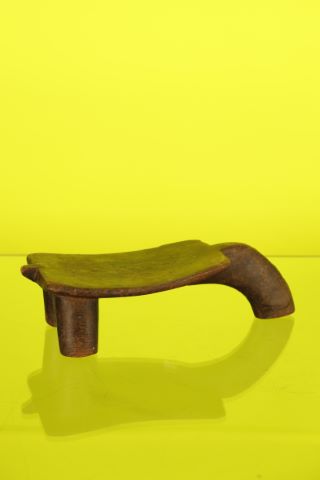 Tabouret tripode
