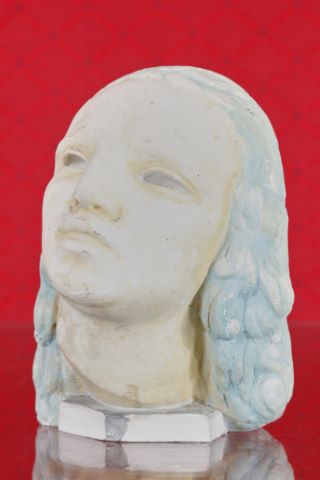 Tête de jeune femme