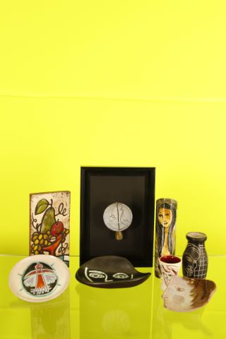 Ensemble de 8 objets en céramique comprenant :