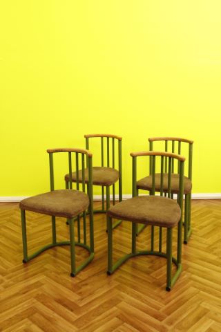 Série de 4 chaises d'inspiration moderniste